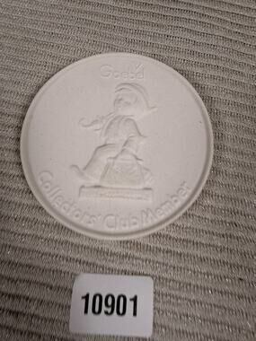 Hummel Goebel Collectors' Club Member 4" Plaque Plate NEW NO BOX